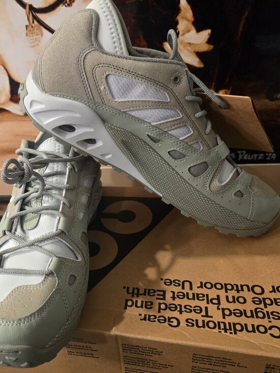 Nike ACG Other - Nike ACG Air Exploraid Jade Horizon and White FV2925-300 Men's Sz 11 Hiking NEW